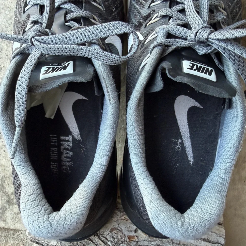 Nike Metcon 3 Training Sneaker Shoes in Black &‎ White Athletic Shoes Sz-9.5. V